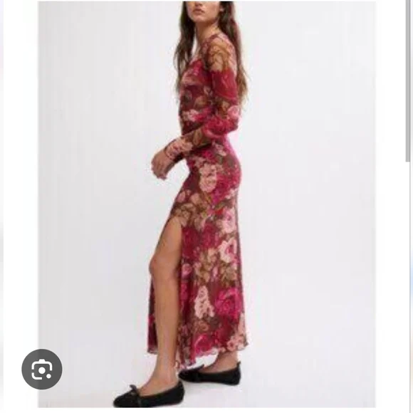 SALE--Floral Long Sleeve Dress with Slit - Picture 2 of 5